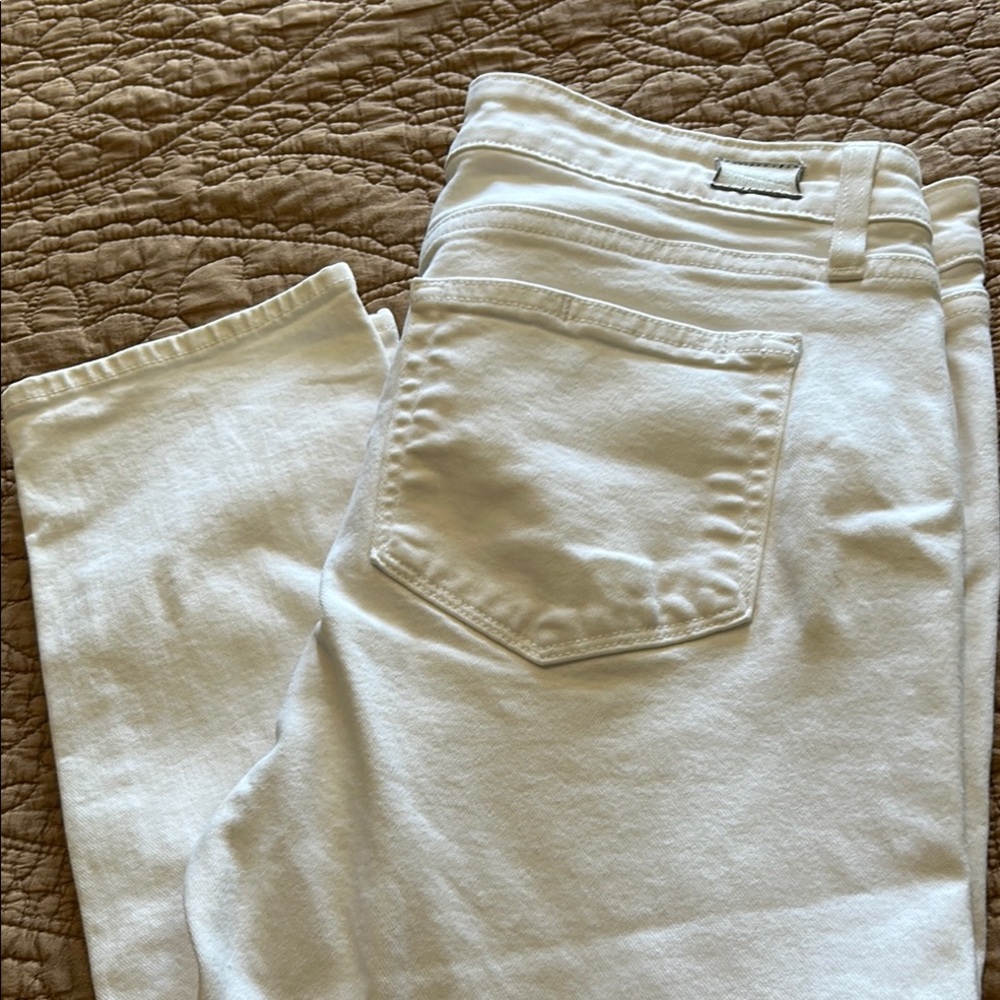 Paige straight leg in white color EUC